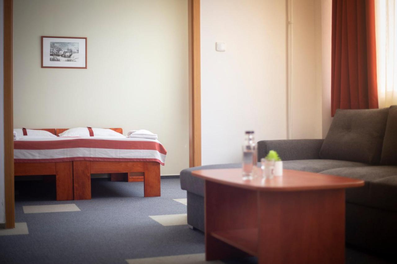 Fordan Hotel Πετς Εξωτερικό φωτογραφία