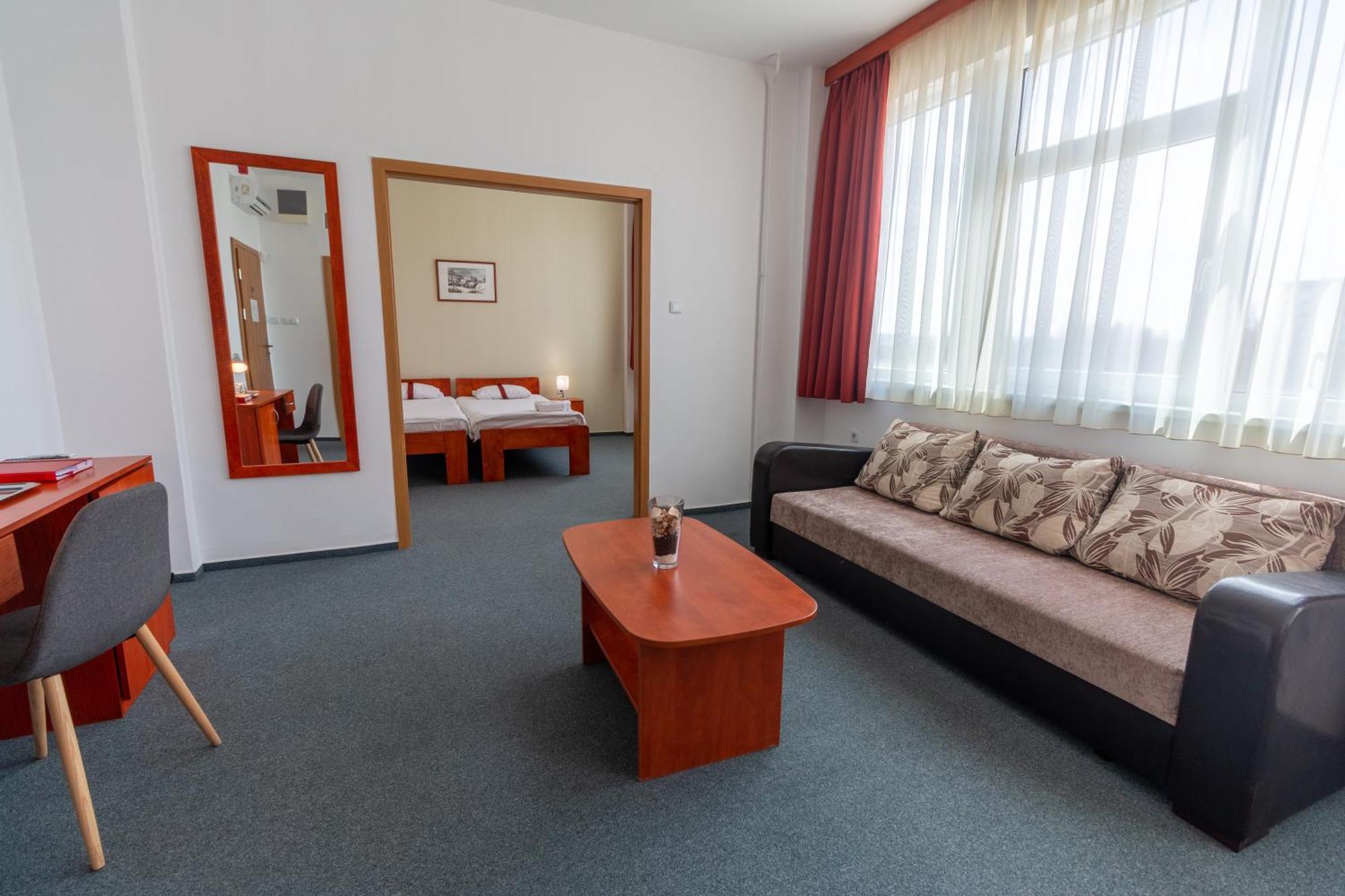 Fordan Hotel Πετς Εξωτερικό φωτογραφία