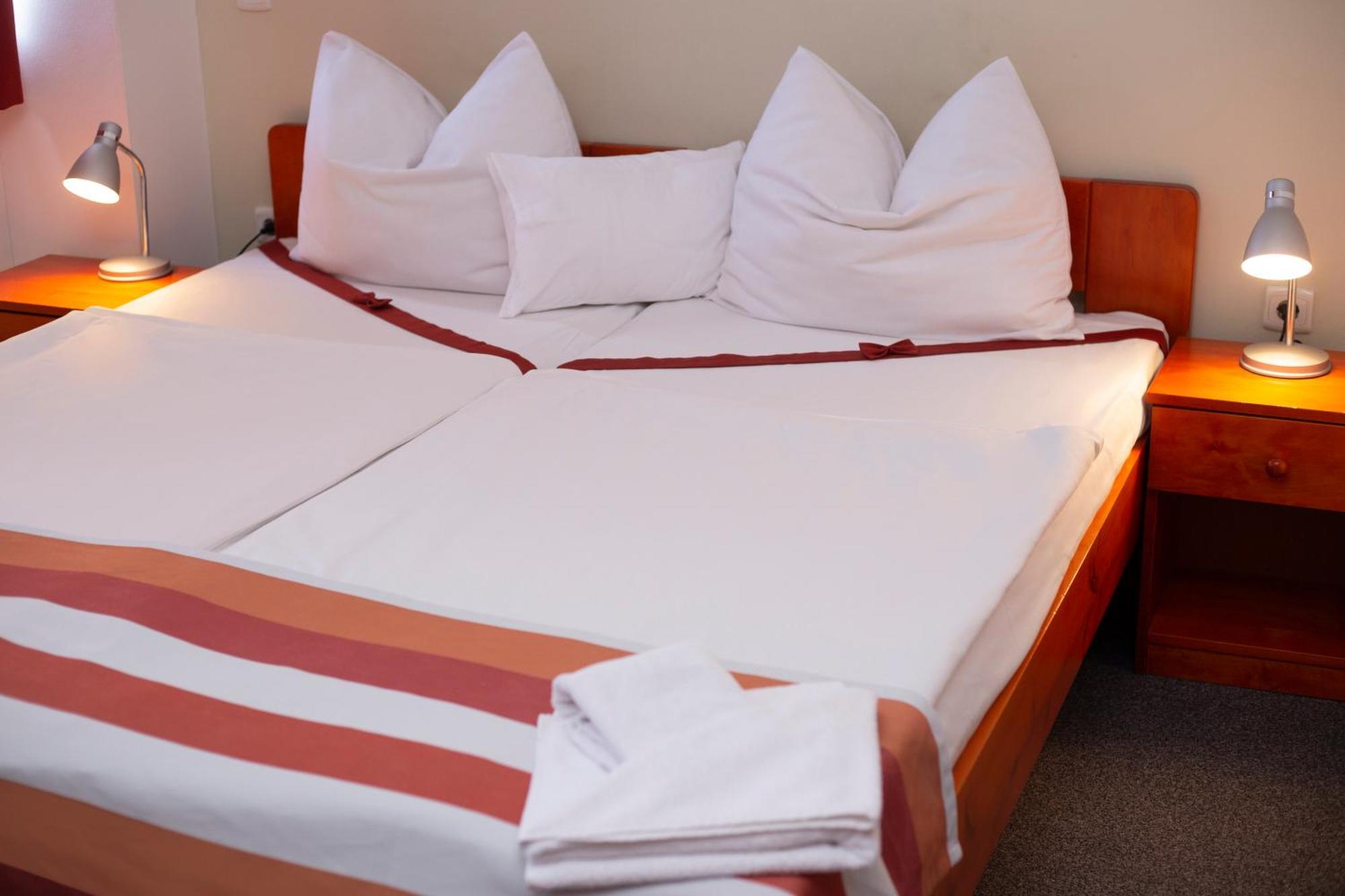 Fordan Hotel Πετς Εξωτερικό φωτογραφία