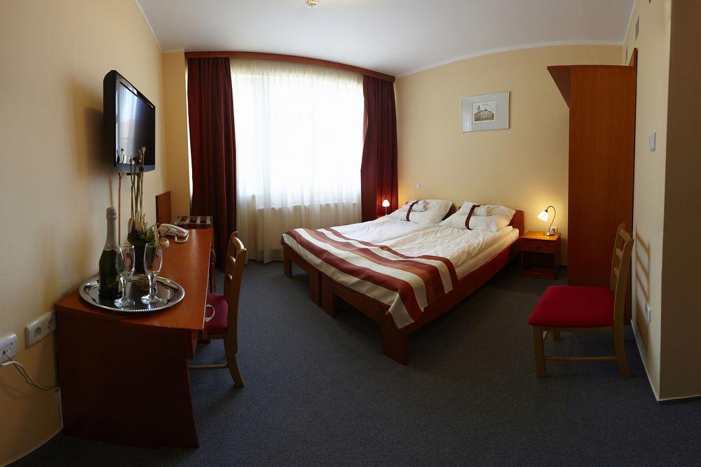 Fordan Hotel Πετς Εξωτερικό φωτογραφία