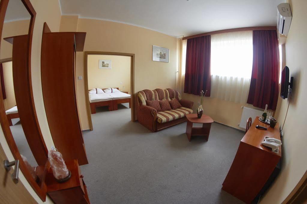 Fordan Hotel Πετς Εξωτερικό φωτογραφία