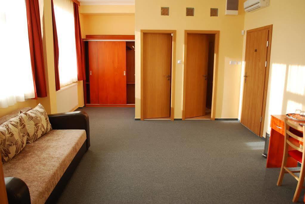 Fordan Hotel Πετς Εξωτερικό φωτογραφία